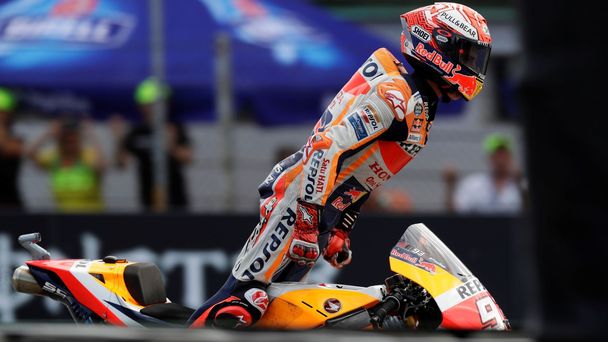 Marc Marquez slaví vítězství v závodu MotoGP ve Velké ceně České republiky 2019
