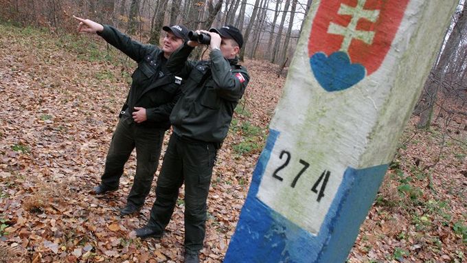 Třicet kilometrů hranice střeží kamery. Padesát kilometrů na severu pak hlídky policistů.
