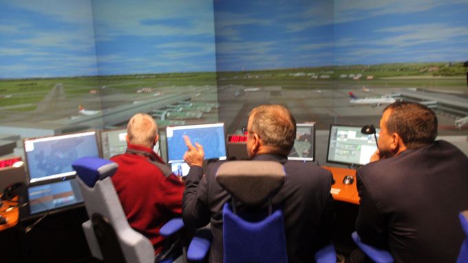 Simulátor řízení letového provozu, ilustrační foto