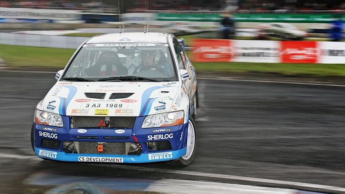 Josef Semerád s Mitsubishi Lancer titul ve sprintrallye obhajovat nemůže.