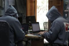 Němečtí policisté podnikli masivní zátah proti počítačovým pirátům