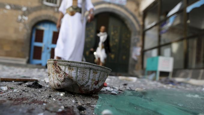 Útok na mešitu v jemenské metropoli Saná.