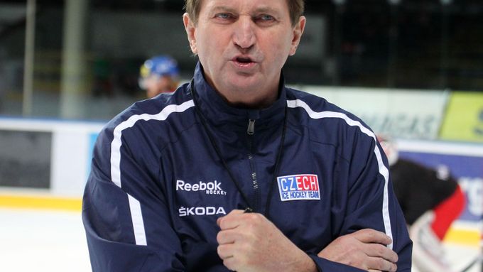 Alois Hadamczik a jeho trenérští kolegové úplně překopali sestavu. S Lotyšskem se neprohrává.