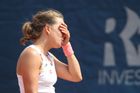 Živě: Semifinále Prague Open. Strýcová selhala proti švýcarské kvalifikantce