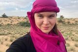 Tradičně uvázaný šátek do pouště...