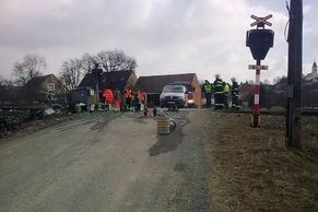 Nehoda vlaku a kamionu na přejezdu u Kojetic na Moravě