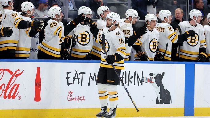 Bodové akce Pavla Zachy a Davida Pastrňáka v utkání Bostonu s Islanders