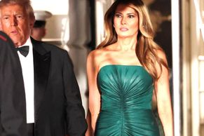 Diplomacie v záři smaragdu: Melania zvolila barvu Saúdské Arábie