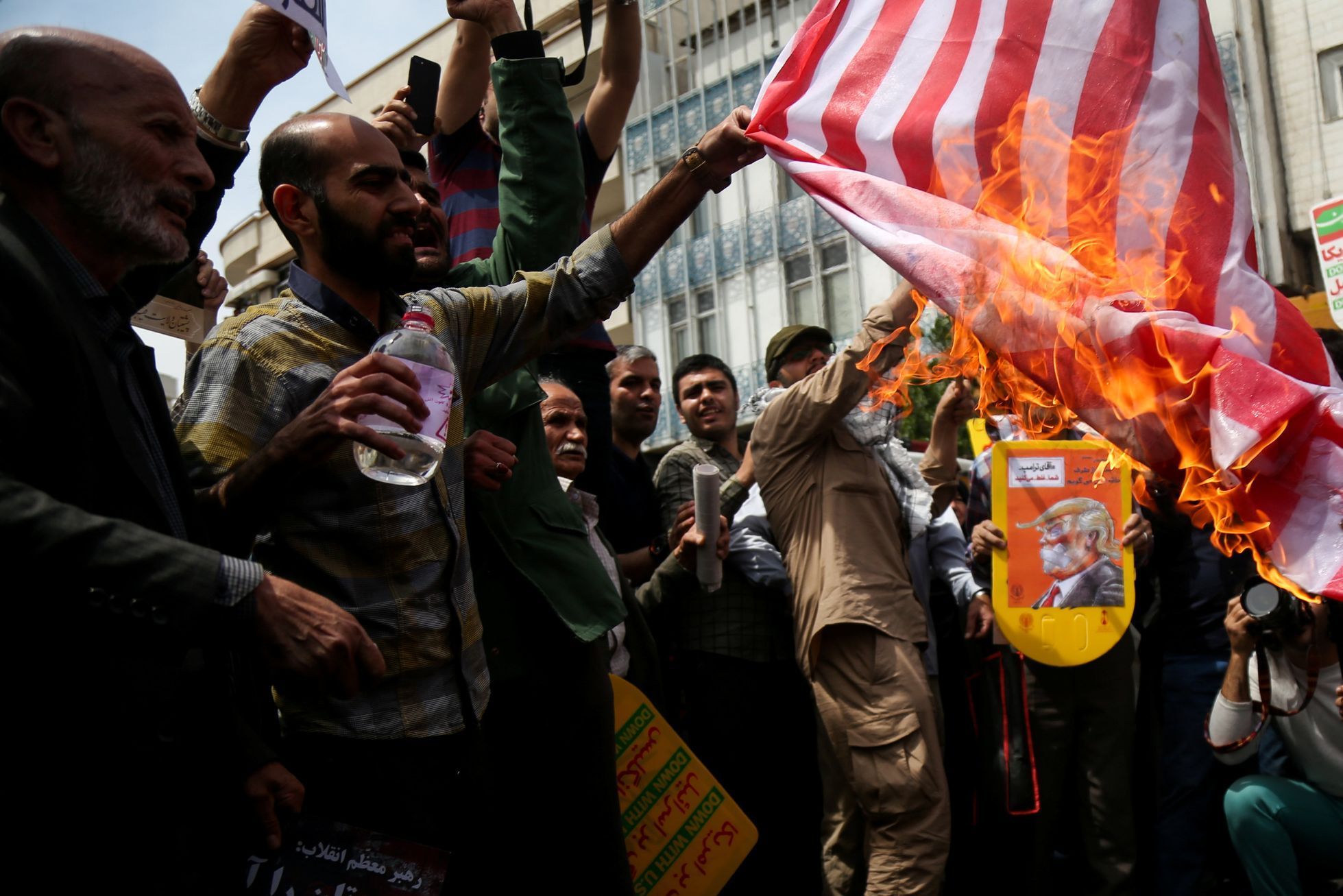 Protiamerická demonstrace v Teheránu.