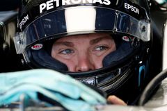 Rosberg v tréninku předčil Hamiltona, ale jen o sedm setin