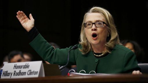 Hillary Clintonová vypovídá v Senátu kvůli útoku v Benghází.