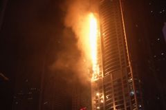 V Dubaji hořel jeden z největších obytných mrakodrapů světa, všichni lidé včas utekli