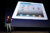 iPad 2 bude k dispozici v bílé i černé barvě. Dvoujádrový procesor A5 má zaručit až dvojnásobný výpočetní výkon. Grafika se má hýbat až devětkrát rychleji.
