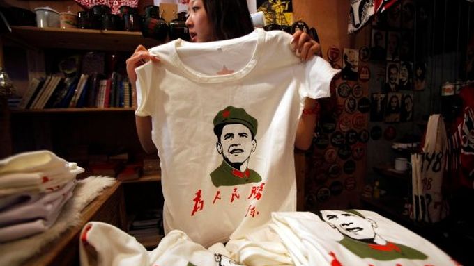 Barack Obama jako Mao Cetung. Obchod v Pekingu.