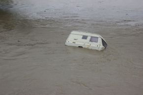 Povodně 2013: Kritická situace v Kralupech nad Vltavou