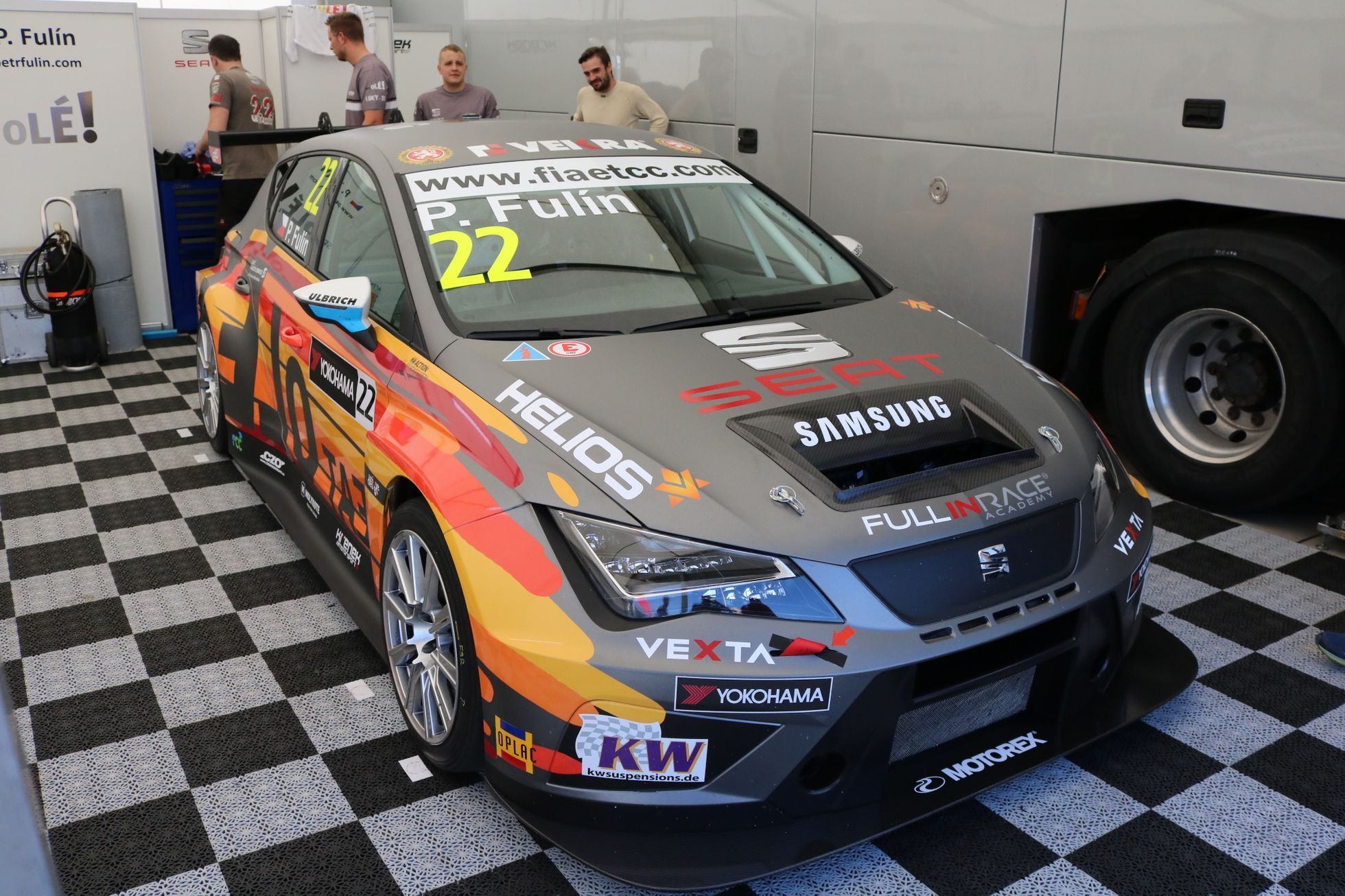 Seat Leon Cup Racer - box