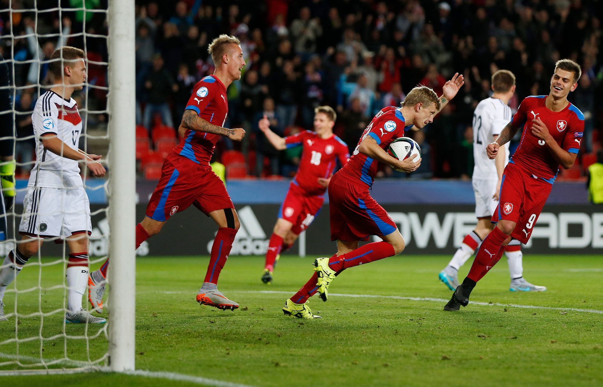 ME"21" 2015: Česko-Německo: Ladislav Krejčí slaví gól na 1:1