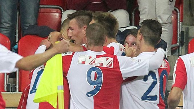 Martin Latka, nový způsob trénování i porce štěstí. Podívejte se, proč je najednou Slavia v laufu.