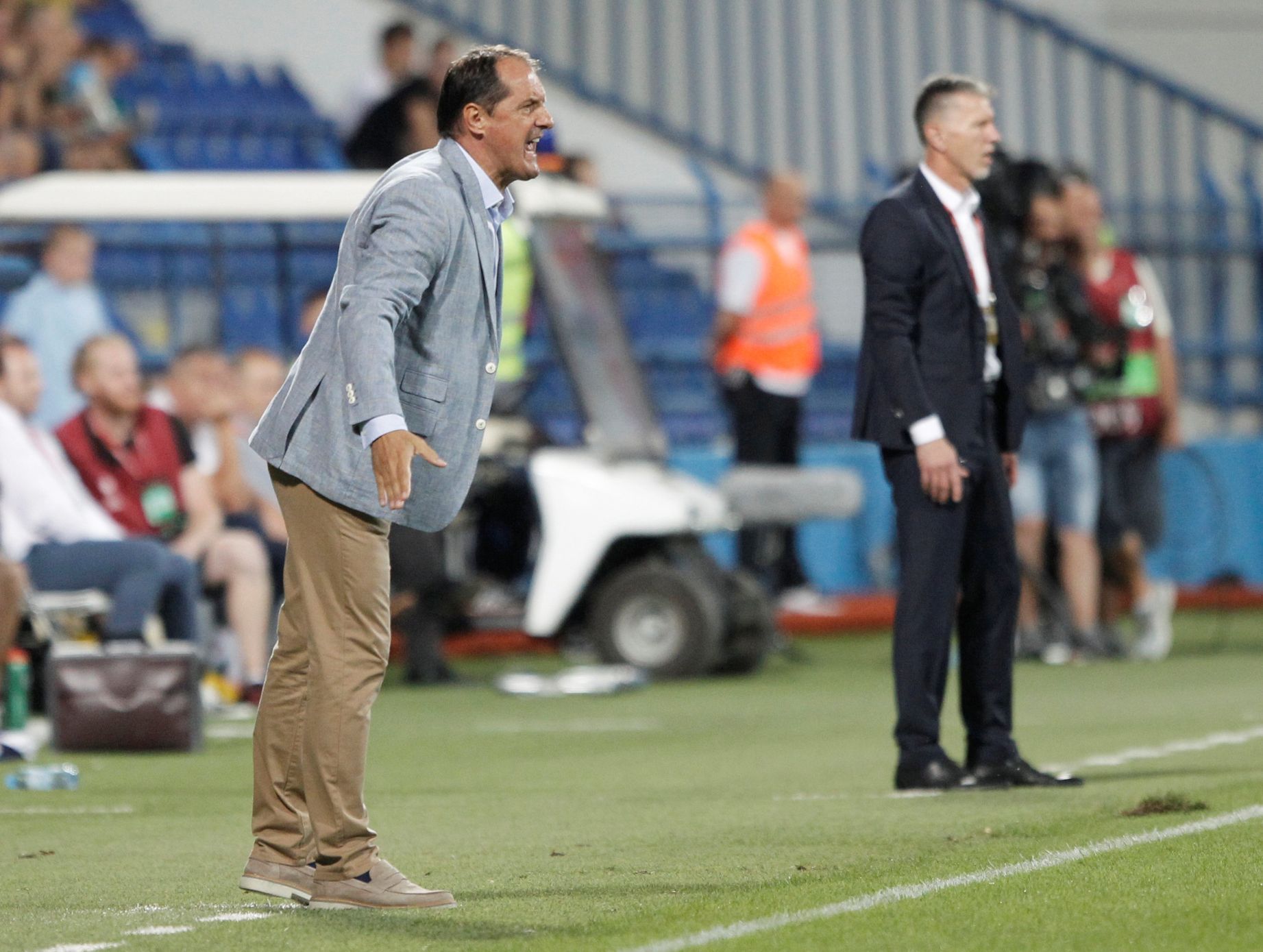 Trenéři Faruk Hadžibegič a Jaroslav Šilhavý v zápase kvalifikace ME 2020 Černá Hora - Česko.
