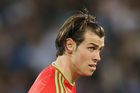 VIDEO Bale pálí přesně i s basketbalovým míčem