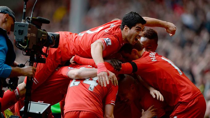 Liverpool má první titul od roku 1990 na dosah.