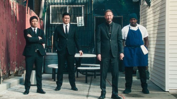 Richie si do restaurace přivedl posily.