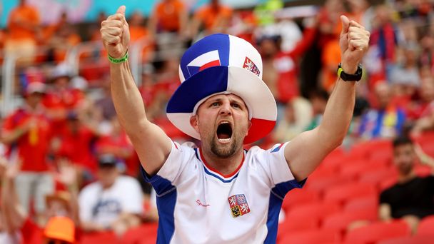 Český fanoušek před osmifinále Nizozemsko - Česko na ME 2020