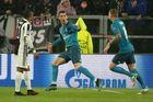 Ronaldova show. Jeho úchvatné nůžky nasměrovaly Real za postupem, Bayern otočil duel se Sevillou