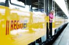 Žlutý rychlík vykolejil při posunu na nádraží v Praze