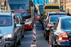 Praha zjišťuje, kolik aut nemá filtr. Za experimentální měření zaplatila půl milionu