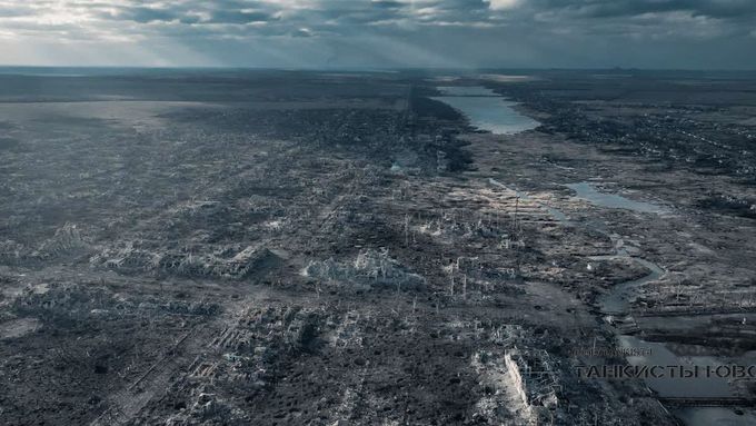 Marjinka má 0 obyvatel. Město na frontové linii připomíná epicentrum jaderného výbuchu.