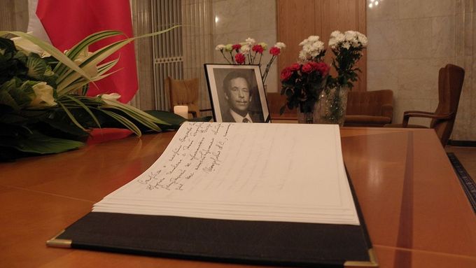 Kondolenční kniha na české ambasádě v Moskvě