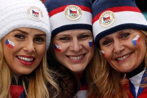Tak se fandilo na olympiádě: Půvabné Češky, souboj korejských fanynek i podivné klobouky