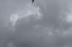 U Českých Budějovic se zřítil vrtulník, dva mrtví