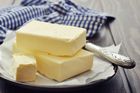 Muž v Brně ukradl dvě kostky másla a skončil za mřížemi. Nešlo o první krádež, vyhýbal se vězení
