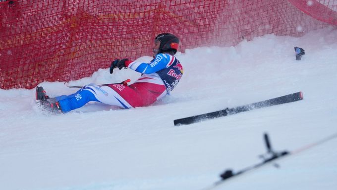 Pád Cypriena Sarrazina ve sjezdu SP v Kitzbühelu 2023