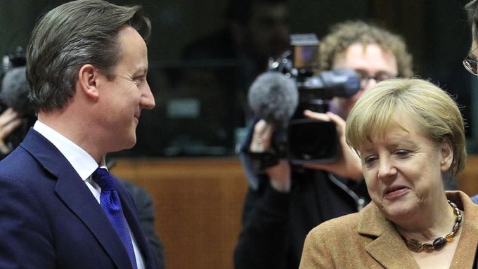 Německá kancléřka a britský premiér na summitu EU. Bude to platit i v budoucnosti?