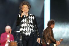 Jagger po operaci srdce skákal na pódiu jako mladík. Rolling Stones jsou zpět