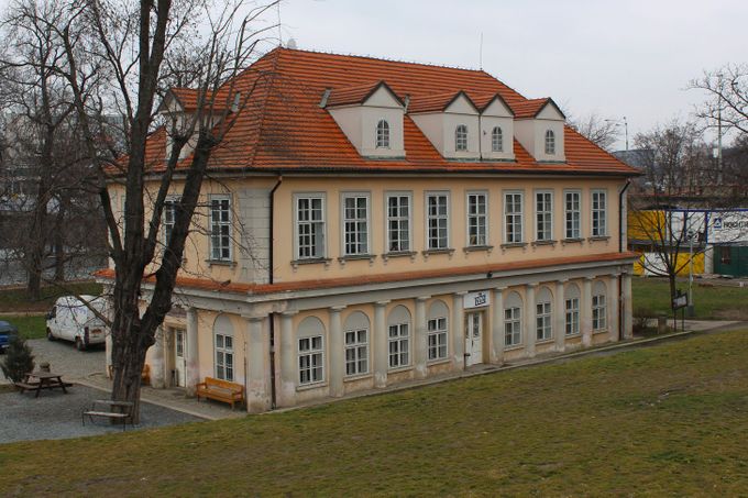 V uplynulé dekádě se začalo hrát třeba v pražské Vile Štvanice.