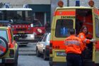 Podivná nehoda v Praze.  Záchranáři po srážce dvou řidičů zjistili, že jeden je pobodaný