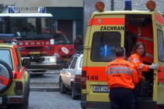 Polský řidič předjížděl kamion a čelně se srazil s dodávkou. Nehoda si vyžádala čtyři zraněné
