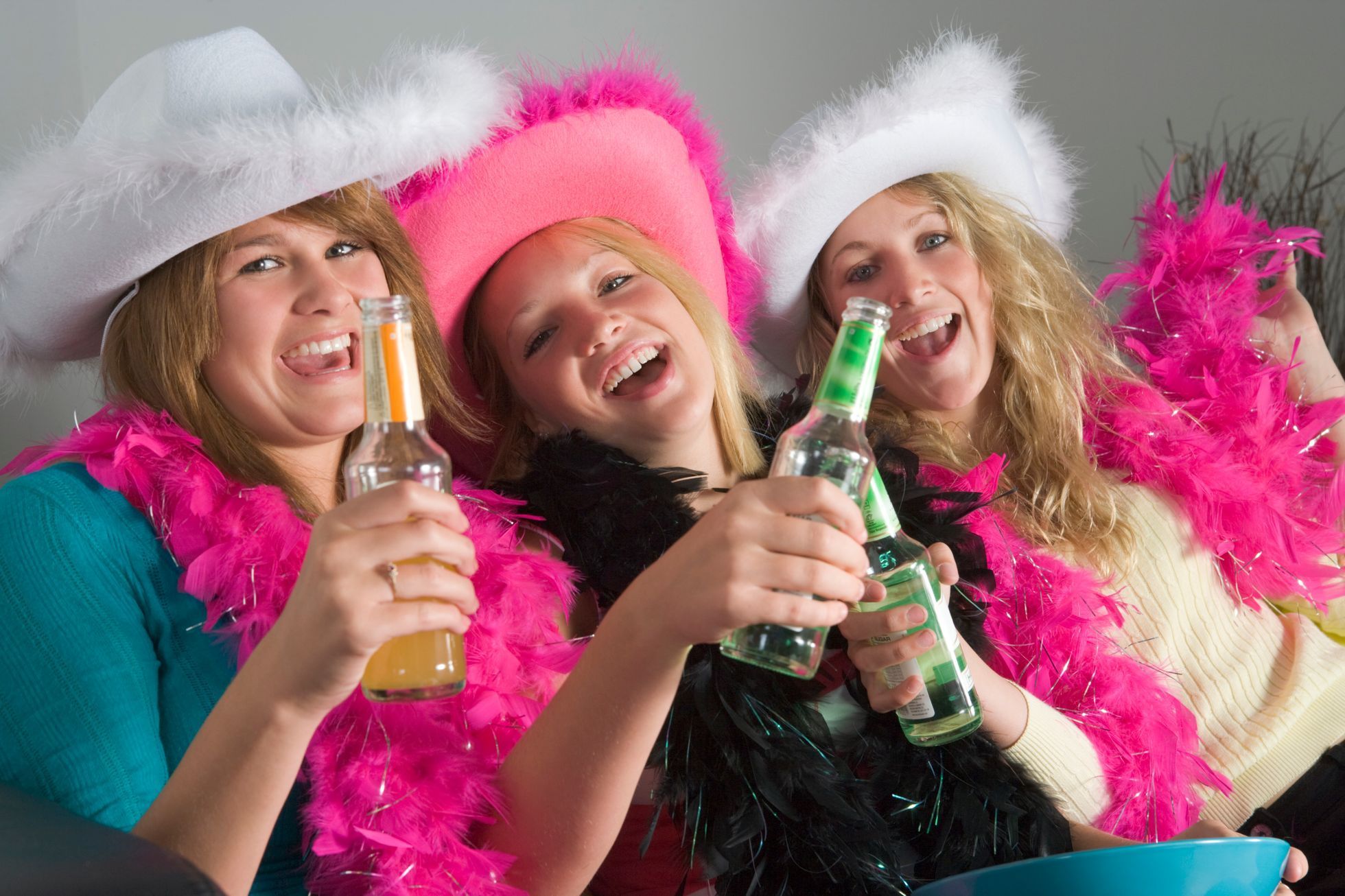 Děti - mládež - dívky - alkohol - oslava - party