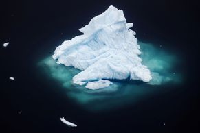 Obrazem: Magické snímky ledovců. Odlamují se z nich kusy velké jako dolní Manhattan