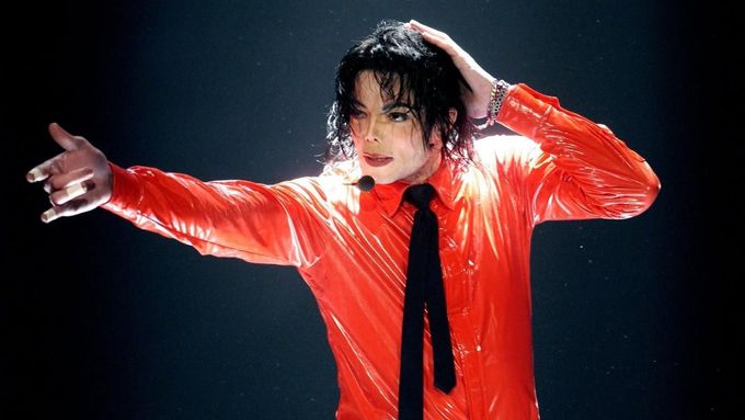 Poslechněte si dosud nevydaný singl Michaela Jacksona Love Never Felt So Good.