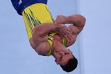 Jak by řekla princezna Dišperanda z pohádky Hrátky s čertem, brazilský sportovní gymnasta Caio Souza je samý sval a šlacha.