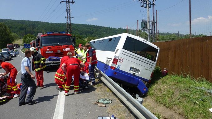 Nehoda autobusu v Odrách