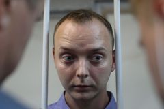 Ruští vyšetřovatelé chtějí od vězněného Safronova, aby vyzradil své zdroje