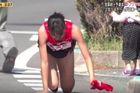 atletika, maraton, japonská běžkyně se zlomenou nohou dokončila závod po kolenou