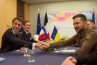 Francie dodá Ukrajině v příštích dnech další vojenskou pomoc, oznámil Macron