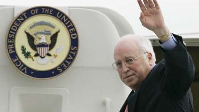 Cheney nemá Írán rád. A chce, aby se jeho názorem řídily i tajné služby